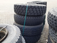 Partij diverse auto en vrachtwagenbanden, o.a continental, goodyear, o.a g186 - afbeelding 38 van  53