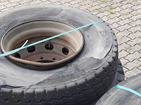 Partij diverse auto en vrachtwagenbanden, o.a continental, goodyear, o.a g186 - afbeelding 43 van  53