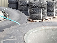Partij diverse auto en vrachtwagenbanden, o.a continental, goodyear, o.a g186 - afbeelding 48 van  53