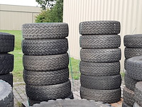 Partij diverse auto en vrachtwagenbanden, o.a continental, goodyear, o.a g186 - afbeelding 45 van  53