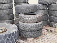 Partij diverse auto en vrachtwagenbanden, o.a continental, goodyear, o.a g186 - afbeelding 50 van  53