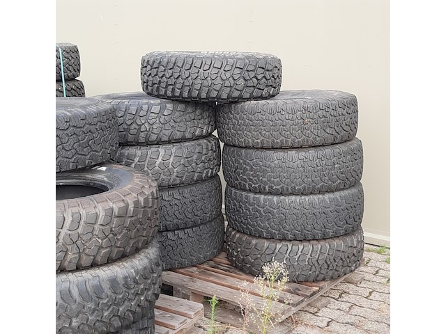 Partij diverse auto en vrachtwagenbanden, o.a continental, goodyear, o.a g186 - afbeelding 51 van  53