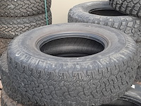 Partij diverse auto en vrachtwagenbanden, o.a continental, goodyear, o.a g186 - afbeelding 53 van  53