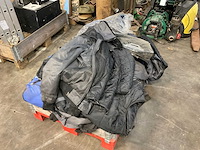 Partij diverse auto hoezen, jassen, tassen - afbeelding 2 van  5