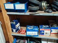 Partij diverse auto onderdelen in bakjes - afbeelding 4 van  15
