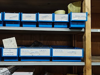 Partij diverse auto onderdelen in bakjes - afbeelding 15 van  15