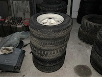 Partij diverse autobanden o.a. jeep nekaf/willy - afbeelding 7 van  9