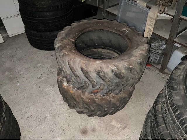 Partij diverse autobanden o.a. jeep nekaf/willy - afbeelding 9 van  9