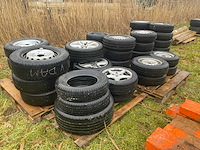 Partij diverse autobanden - afbeelding 2 van  5