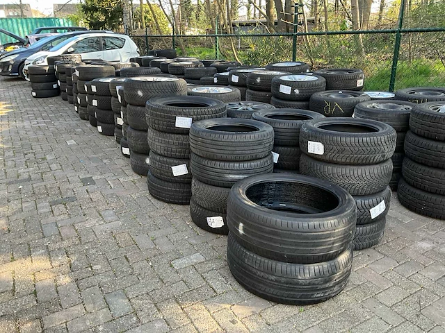Partij diverse autobandensets - afbeelding 12 van  19
