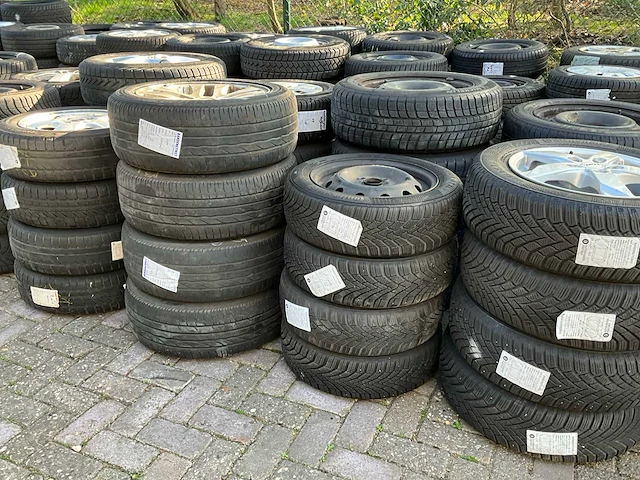 Partij diverse autobandensets - afbeelding 16 van  19