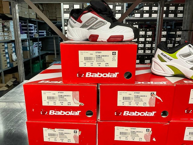Partij diverse babolat tennis/padelschoenen (138x) - afbeelding 2 van  36