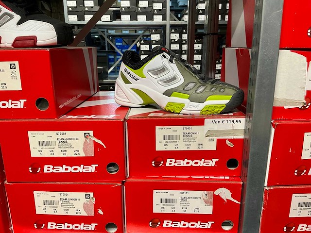 Partij diverse babolat tennis/padelschoenen (138x) - afbeelding 3 van  36