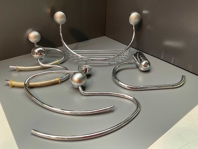 Partij diverse badkamer accessoires - afbeelding 1 van  1