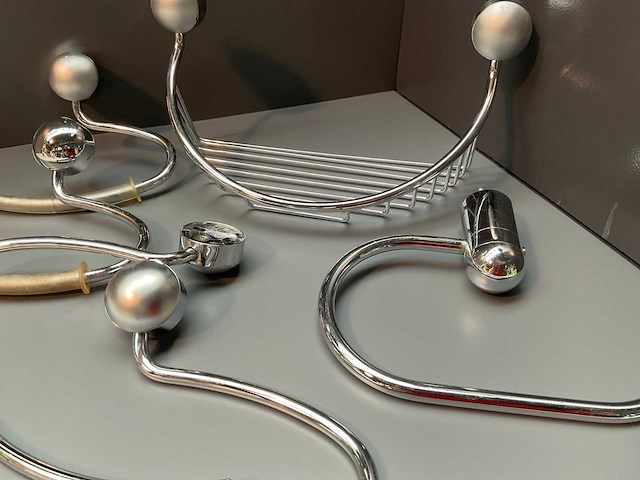 Partij diverse badkamer accessoires - afbeelding 2 van  2