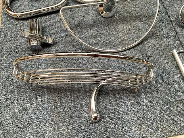 Partij diverse badkamer en toilet accessoires - afbeelding 4 van  6