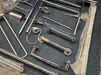 Partij diverse badkamer en toilet accessoires - afbeelding 3 van  3