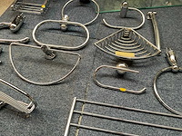 Partij diverse badkamer en toilet accessoires - afbeelding 5 van  6