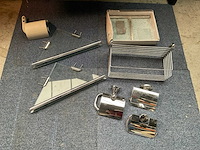 Partij diverse badkamer en toilet accessoires - afbeelding 1 van  1