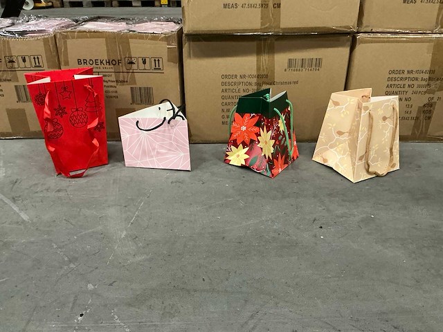 Partij diverse bags (1530x) - afbeelding 1 van  14