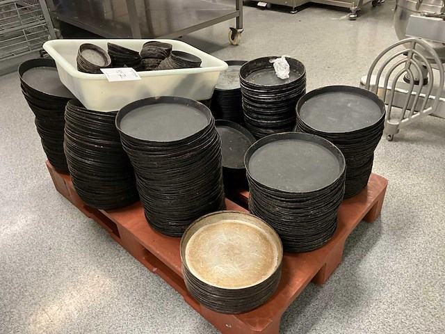 Partij diverse bak toebehoren - afbeelding 1 van  4