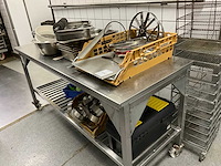 Partij diverse bakkers benodigdheden - afbeelding 1 van  5