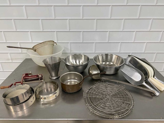 Partij diverse bakkersbenodigdheden - afbeelding 2 van  4