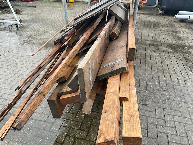 Partij diverse balk hout - afbeelding 7 van  7