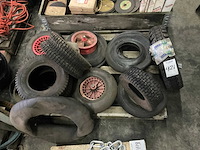 Partij diverse banden en wielen - afbeelding 1 van  2