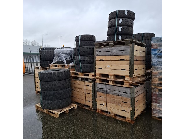 Partij diverse banden, o.a continental, michelin - afbeelding 3 van  16