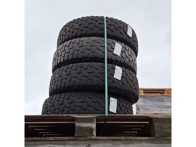 Partij diverse banden, o.a continental, michelin - afbeelding 11 van  16