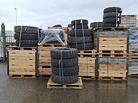 Partij diverse banden, o.a continental, michelin - afbeelding 16 van  16