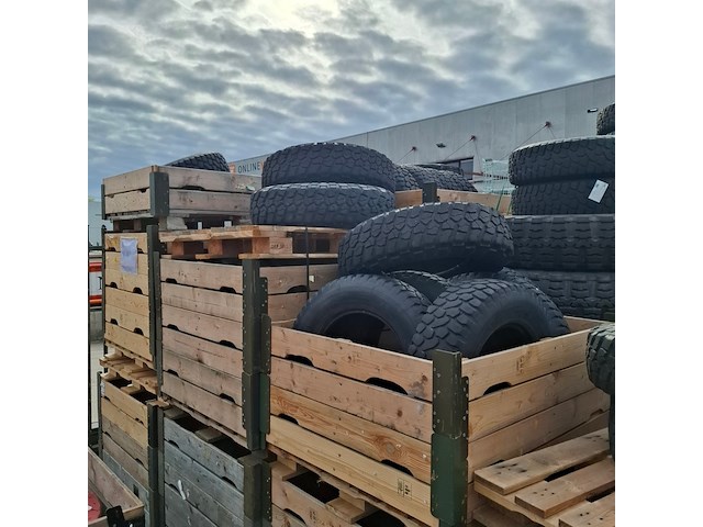 Partij diverse banden, o.a continental, michelin - afbeelding 9 van  9