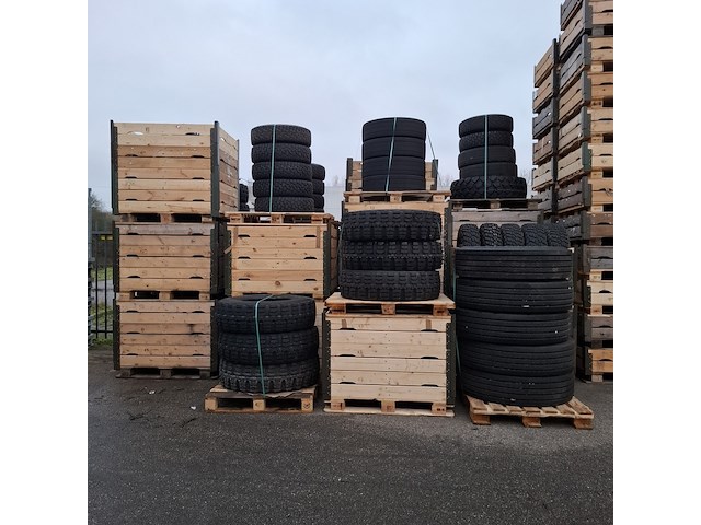 Partij diverse banden, o.a. continental - afbeelding 3 van  10