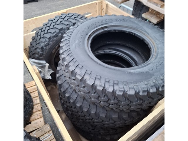 Partij diverse banden, o.a. continental - afbeelding 3 van  11