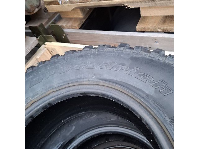 Partij diverse banden, o.a. continental - afbeelding 9 van  11