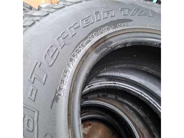 Partij diverse banden, o.a. continental - afbeelding 10 van  11