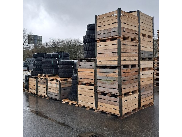 Partij diverse banden, o.a. continental - afbeelding 1 van  9