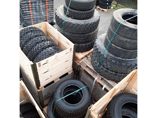Partij diverse banden, o.a michelin, continental - afbeelding 3 van  13