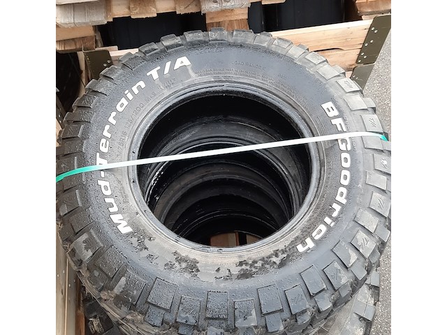 Partij diverse banden, o.a michelin, continental - afbeelding 8 van  13