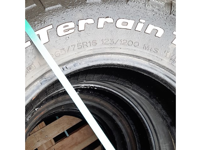 Partij diverse banden, o.a michelin, continental - afbeelding 9 van  13