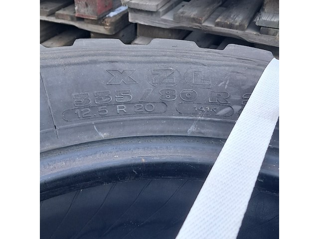 Partij diverse banden, o.a michelin, continental - afbeelding 8 van  8