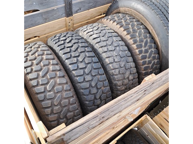 Partij diverse banden, o.a michelin, continental - afbeelding 6 van  14
