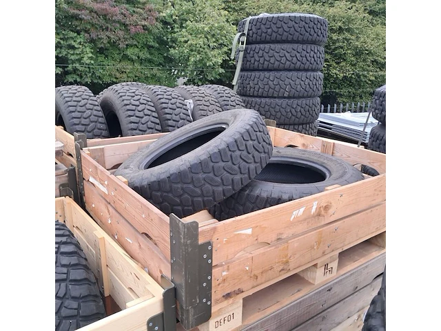 Partij diverse banden, o.a michelin, continental - afbeelding 5 van  15