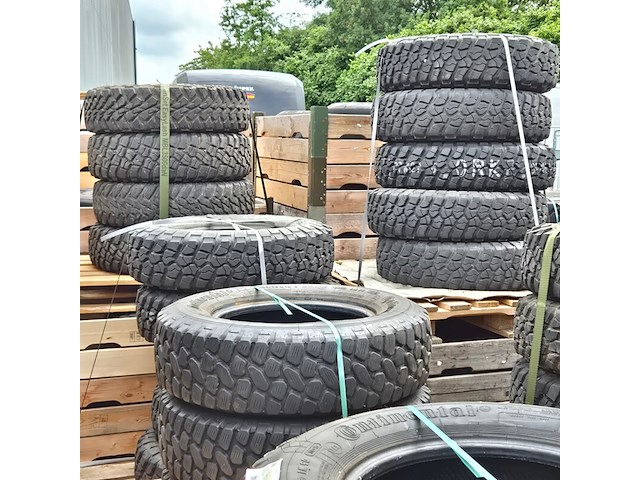 Partij diverse banden, o.a. michelin/continental en goodrich - afbeelding 10 van  10