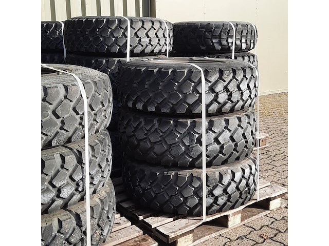 Partij diverse banden op velg, o.a michelin - afbeelding 7 van  32