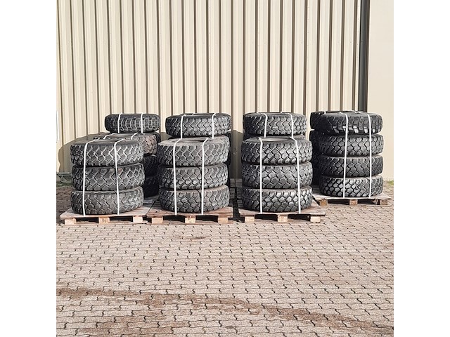 Partij diverse banden op velg, o.a michelin - afbeelding 1 van  32