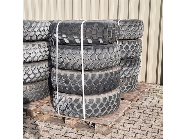 Partij diverse banden op velg, o.a michelin - afbeelding 13 van  32