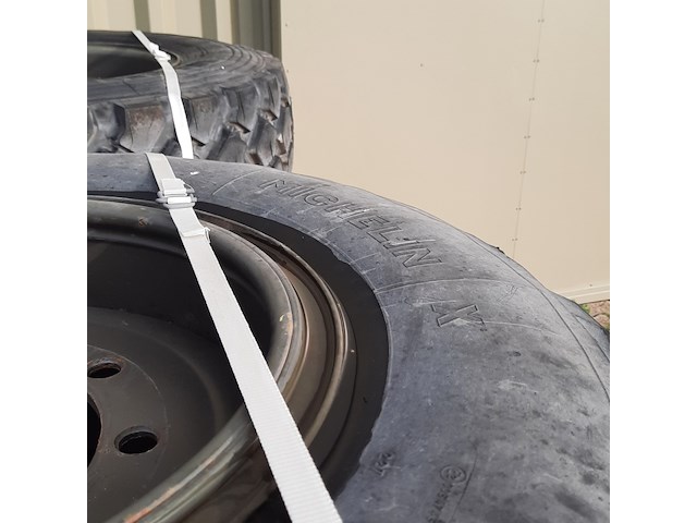 Partij diverse banden op velg, o.a michelin - afbeelding 18 van  32