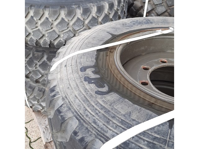 Partij diverse banden op velg, o.a michelin - afbeelding 22 van  32